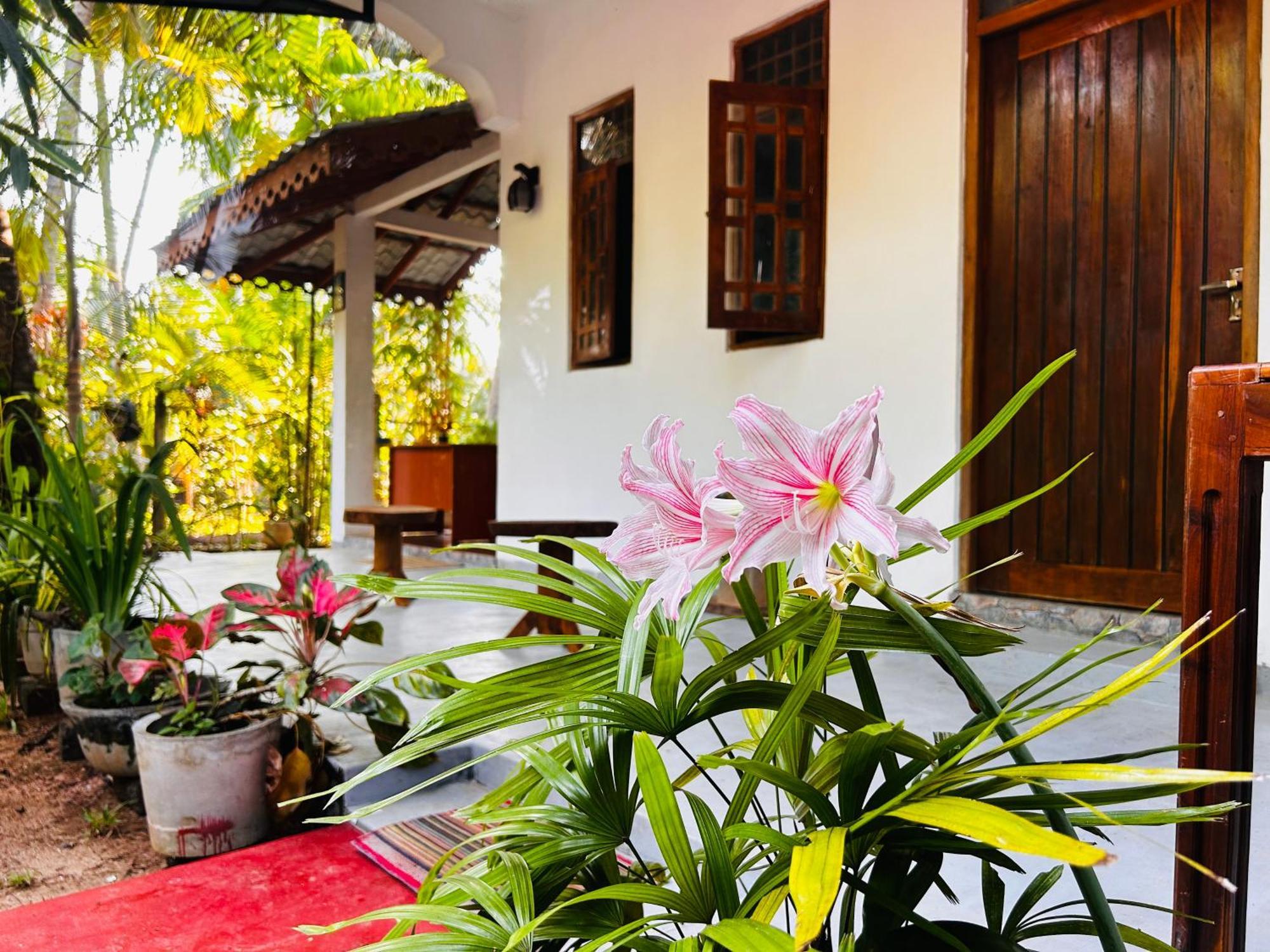 Pearl Bungalow Trincomalee Exterior foto